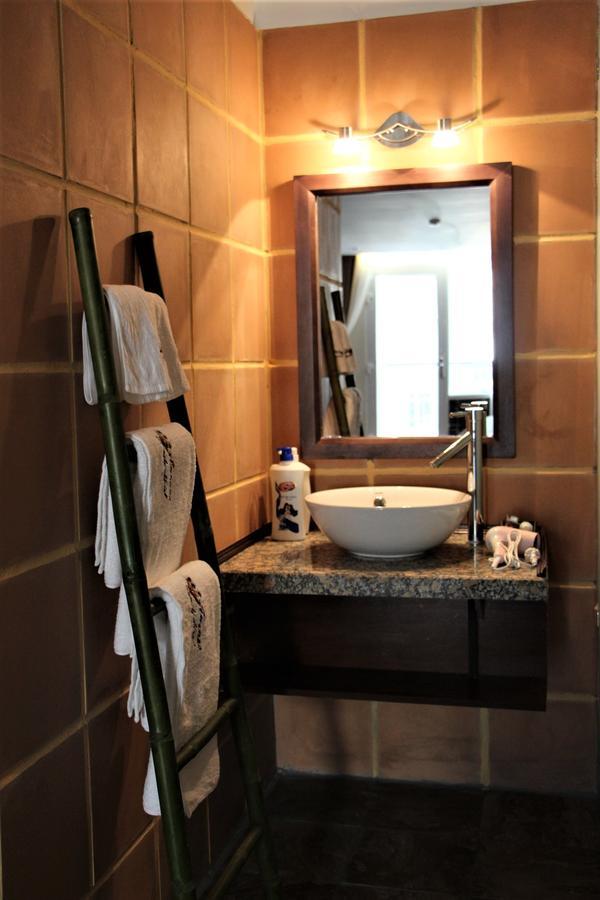 Ananas Family Hotel Ho Chi Minh City Exterior photo